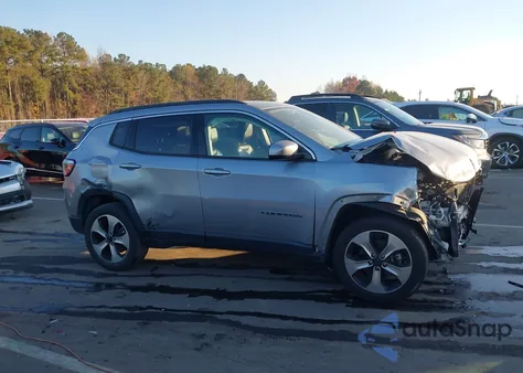 2018 Jeep Compass Latitude 4X4 из США, поврежденный, VIN 3C4NJDBB7JT175648